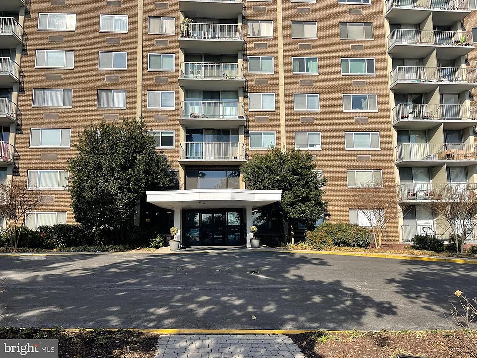 1st image of 2059 Huntington Ave APT 411