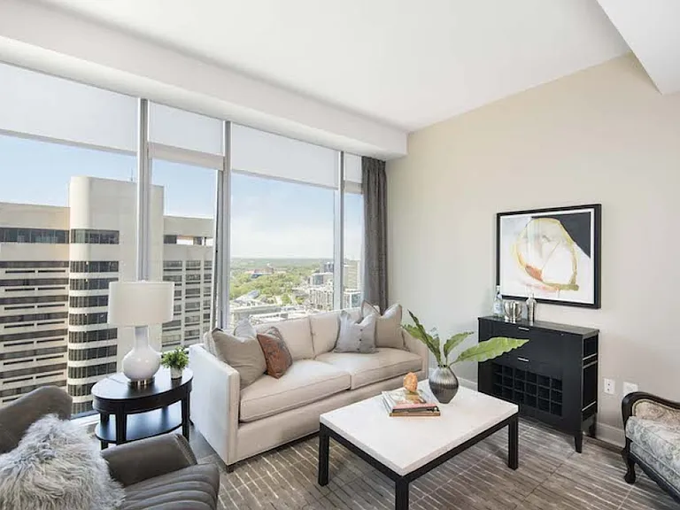 Franklin Tower Residences — Photo 36