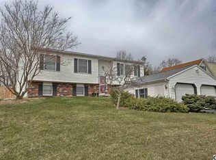 5080 Carrollton Dr, Harrisburg, PA 17112