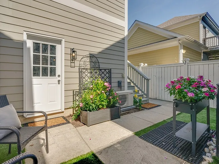 619 Cheltenham Ave — Photo 17