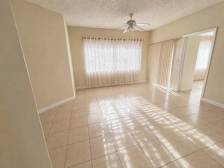 2 bed, 2.0 bath, 858 sqft, $2,150 — Photo 2