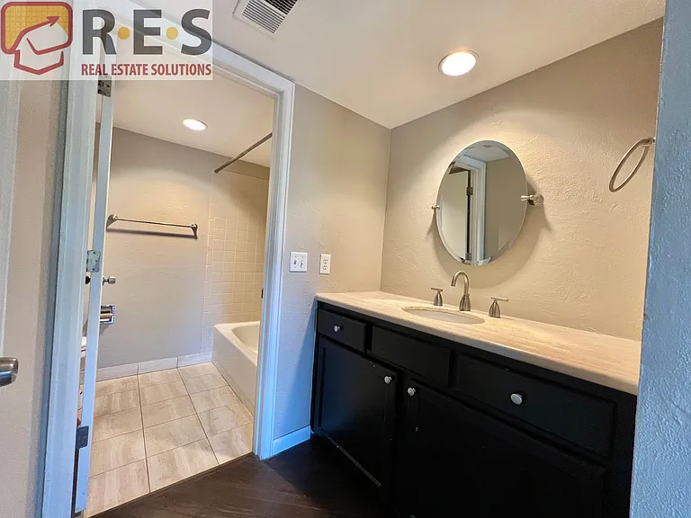 6483 S Havana St #B — Photo 8