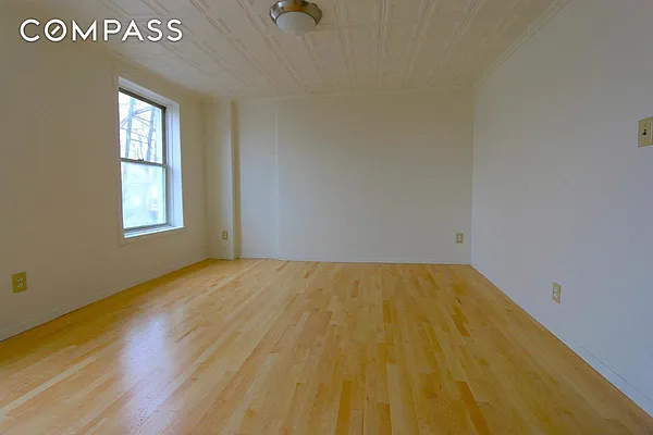 Rented by Compass | media 22