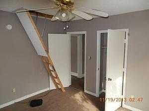 5th image of 1467 S Willett St