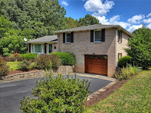 1014 Keystone Park Rd, Derry, PA 15627