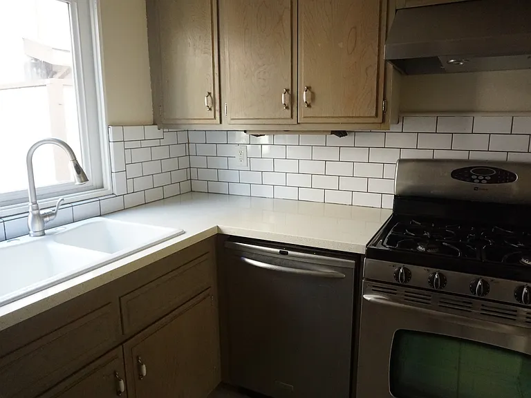3722 Hughes Ave #19 — Photo 6