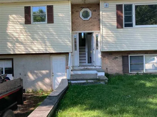 4 Meadow Ct, High Falls, NY 12440