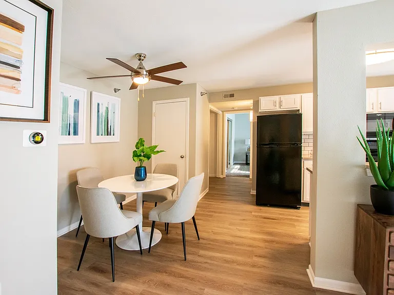 Park Edge Apartments — Photo 7