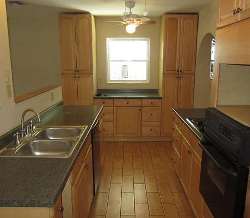 4th image of 1001 Orange Blossom Ln