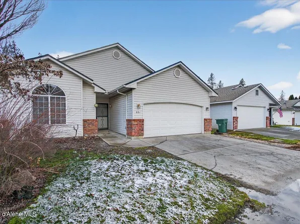 221 W Frontier Trl, Post Falls, ID 83854