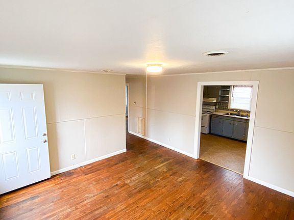 5th image of 104 Peelmore Ct