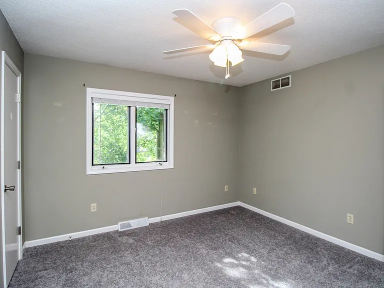 117 Hollyridge Ln — Photo 15