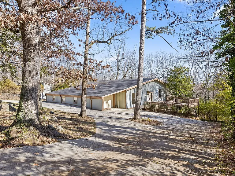 940 Signal Rd — Photo 14