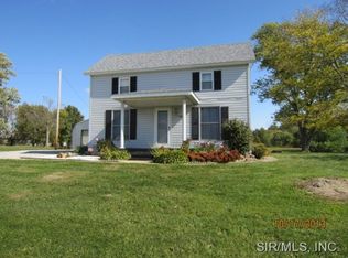 422 N College Ave, Brownstown, IL 62418