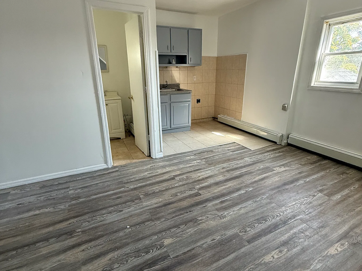 1 bed, $1,300 — Photo 3