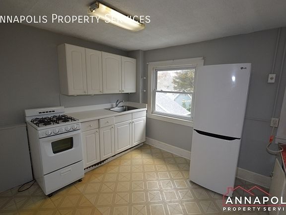 2nd image of 117 Smith Ave APT B