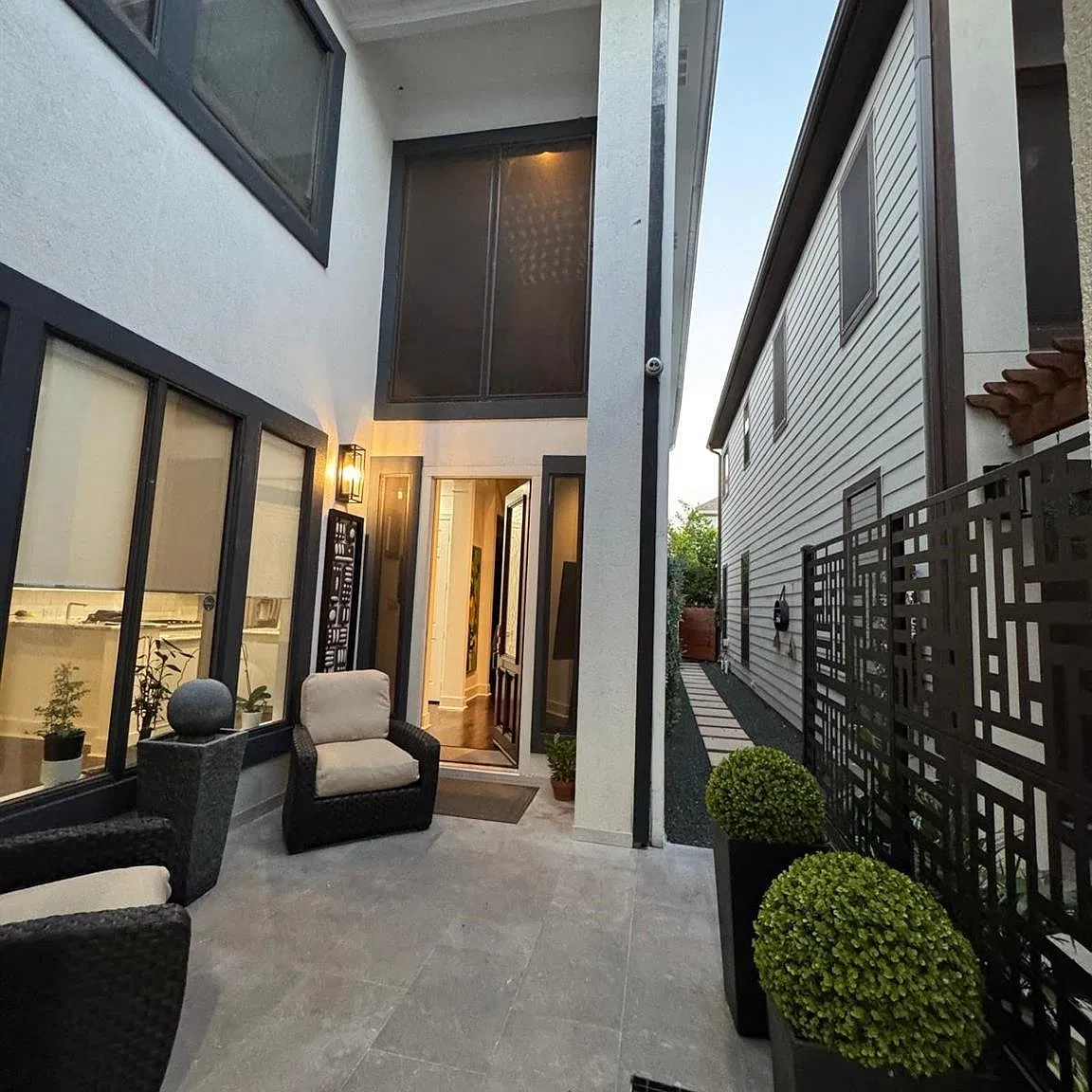 3 bed, 2.5 bath, 2740 sqft, $3,850 — Photo 4
