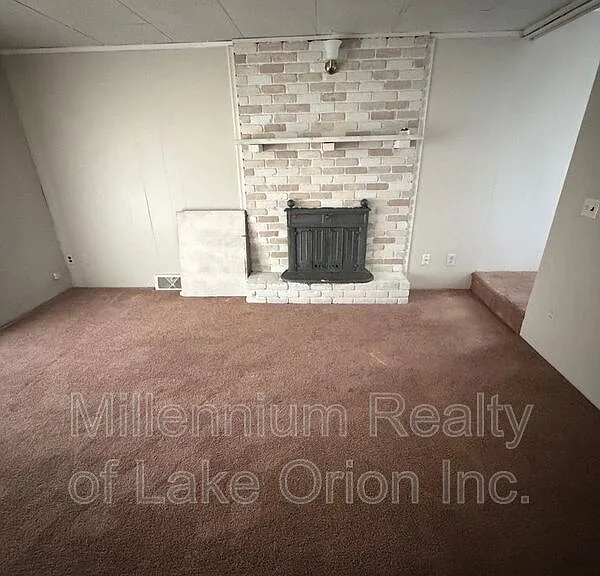 34019 Garfield Rd — Photo 4
