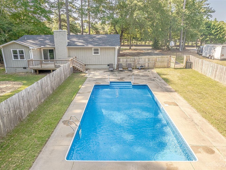 1st image of 4780 Westwind Dr