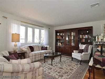 2nd image of 18 N Hillview Dr