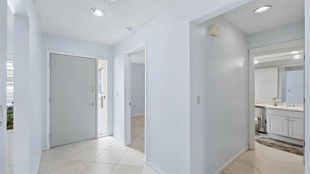 2 bed, 2.0 bath, 1064 sqft, $2,200 — Photo 3