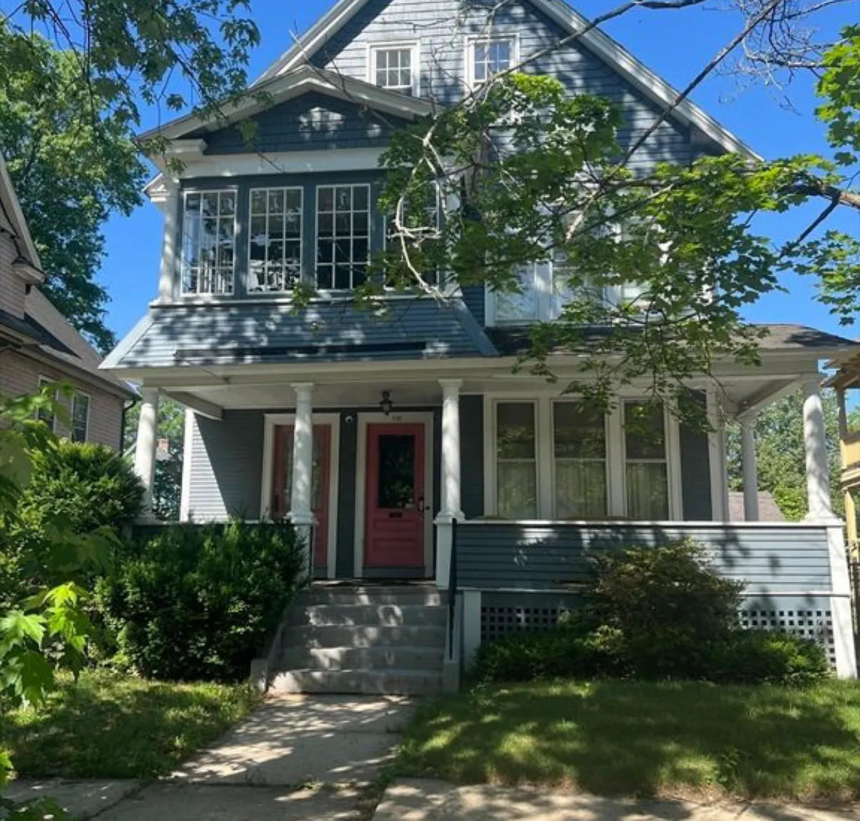 3 bed, 1200 sqft, $1,895 — Photo 1