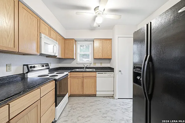 3407 Sugarhill Dr — Photo 10