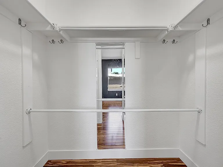 1560 Bain Dr — Photo 15