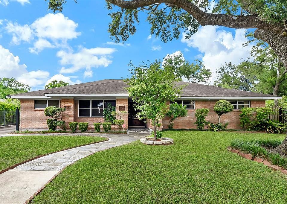 1st image of 4318 Woodvalley Dr