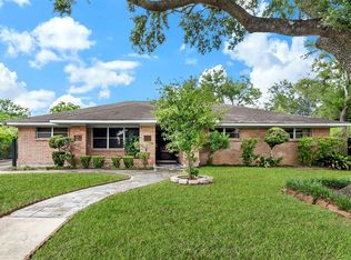 4318 Woodvalley Dr, Houston, TX 77096