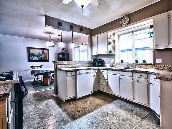 2nd image of 38 Greenway Dr