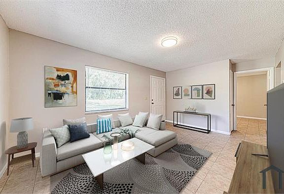 4th image of 415 NE 11th Ave APT 2