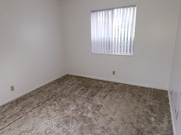 4th image of 446 Pine Glen Ln APT B-2