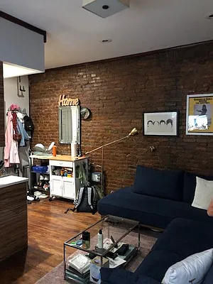 Rented by Lang Realty LLC | media 9