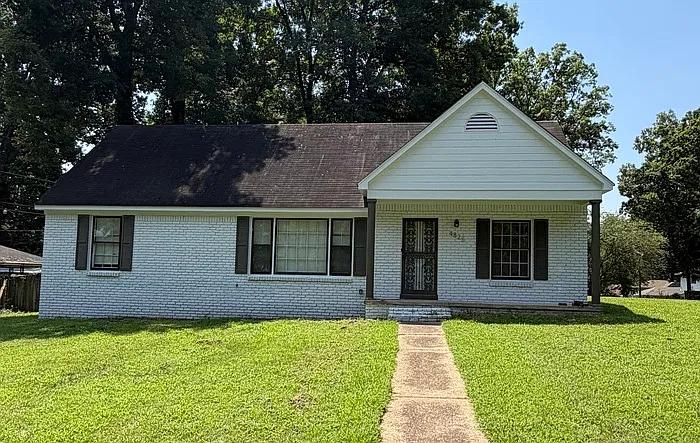 5 bed, 2.0 bath, 1900 sqft, $2,000 — Photo 1