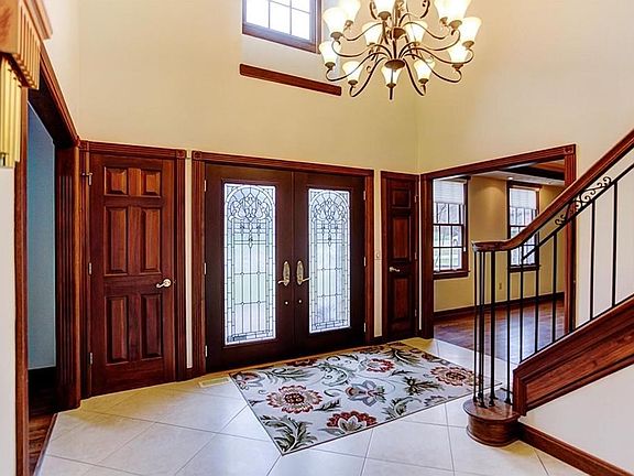3rd image of 411 Claxton Glen Ct