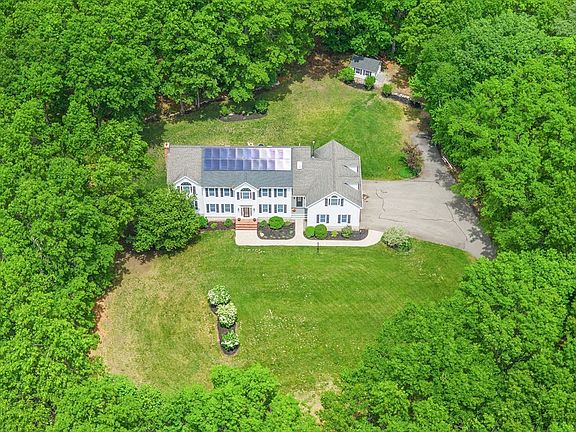 2nd image of 29 Northwoods Rd
