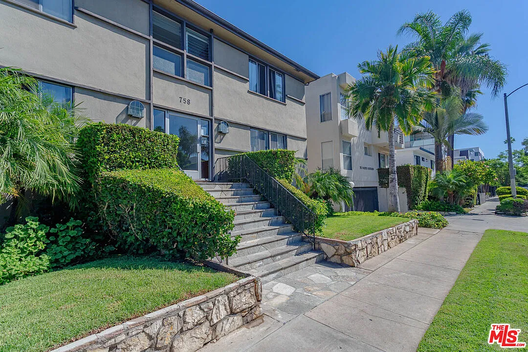 1 bed, 1.0 bath, 750 sqft, $2,250 — Photo 2