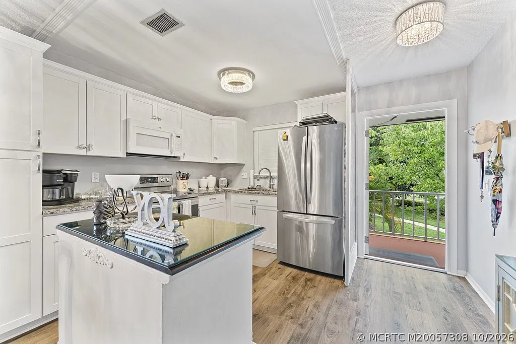 2600 SE Ocean Blvd — Photo 1