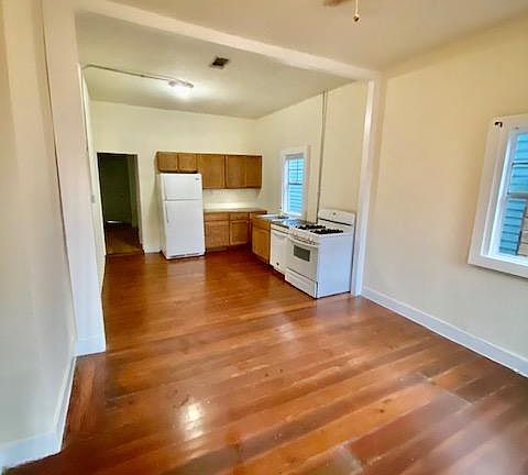 5th image of 4328 Annunciation St #4328