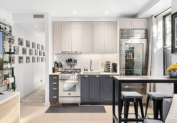 5th image of 56 W 11th St #1R