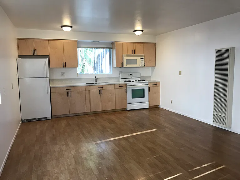 331 Mathilda Dr #7 — Photo 1