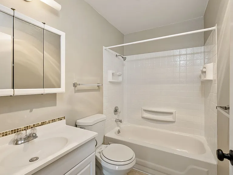 2720 14th Ave S #7 — Photo 81
