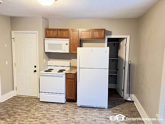 3rd image of 1915 Polk St NE #2
