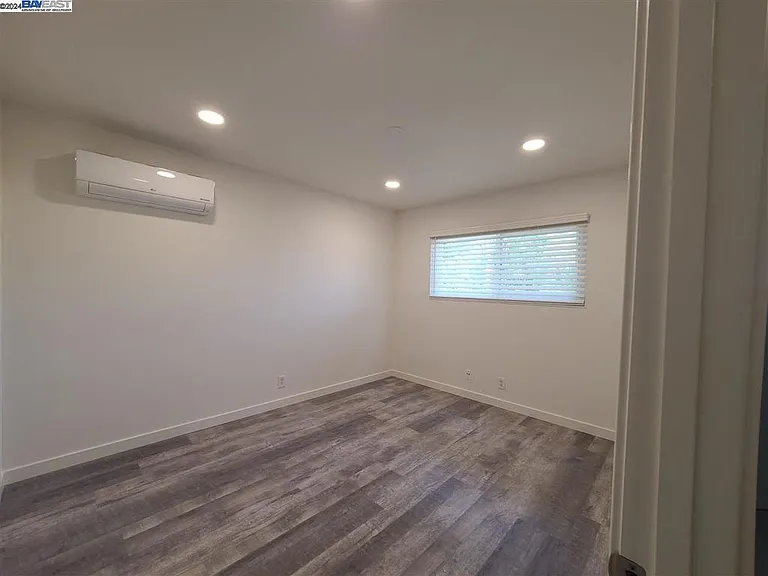 749 Palomino Dr — Photo 14