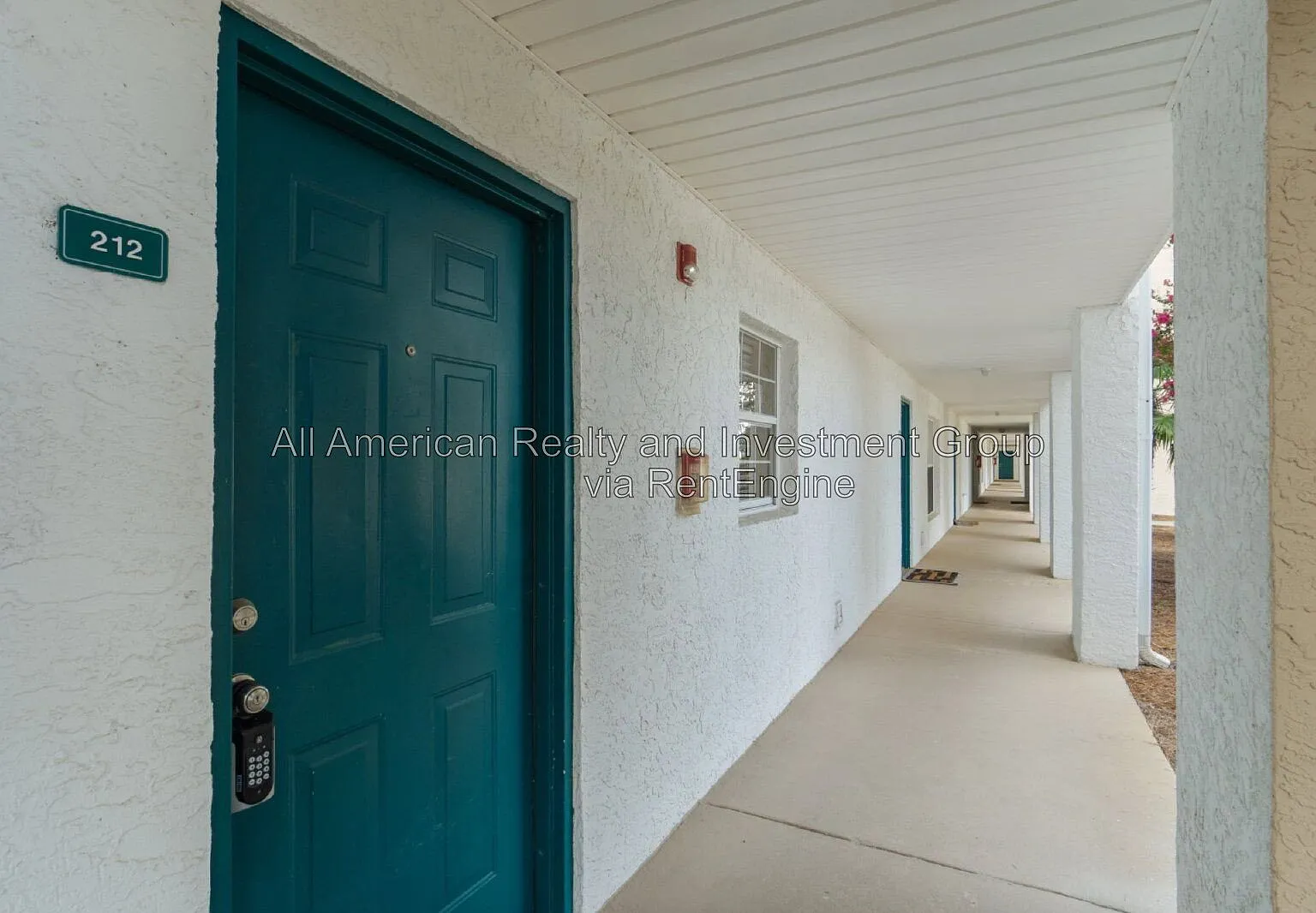 1 bed, 1.0 bath, 812 sqft, $1,690 — Photo 2
