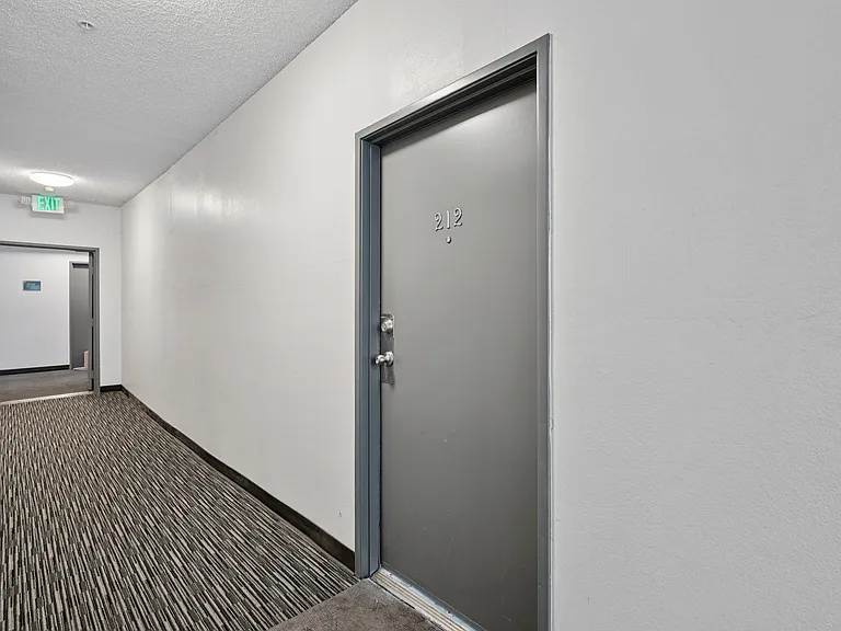 11657 Oxnard Str. — Photo 40