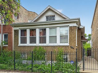 3018 W Gunnison St, Chicago, IL 60625