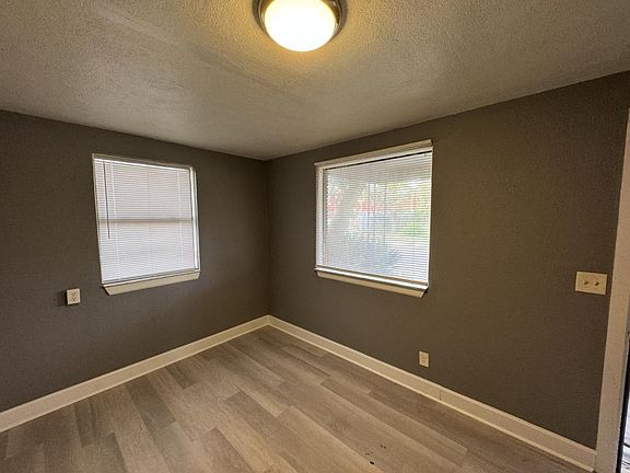 3rd image of 4114 Moncrief Rd