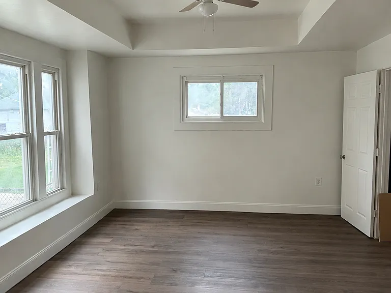 457 Olney Ave — Photo 3